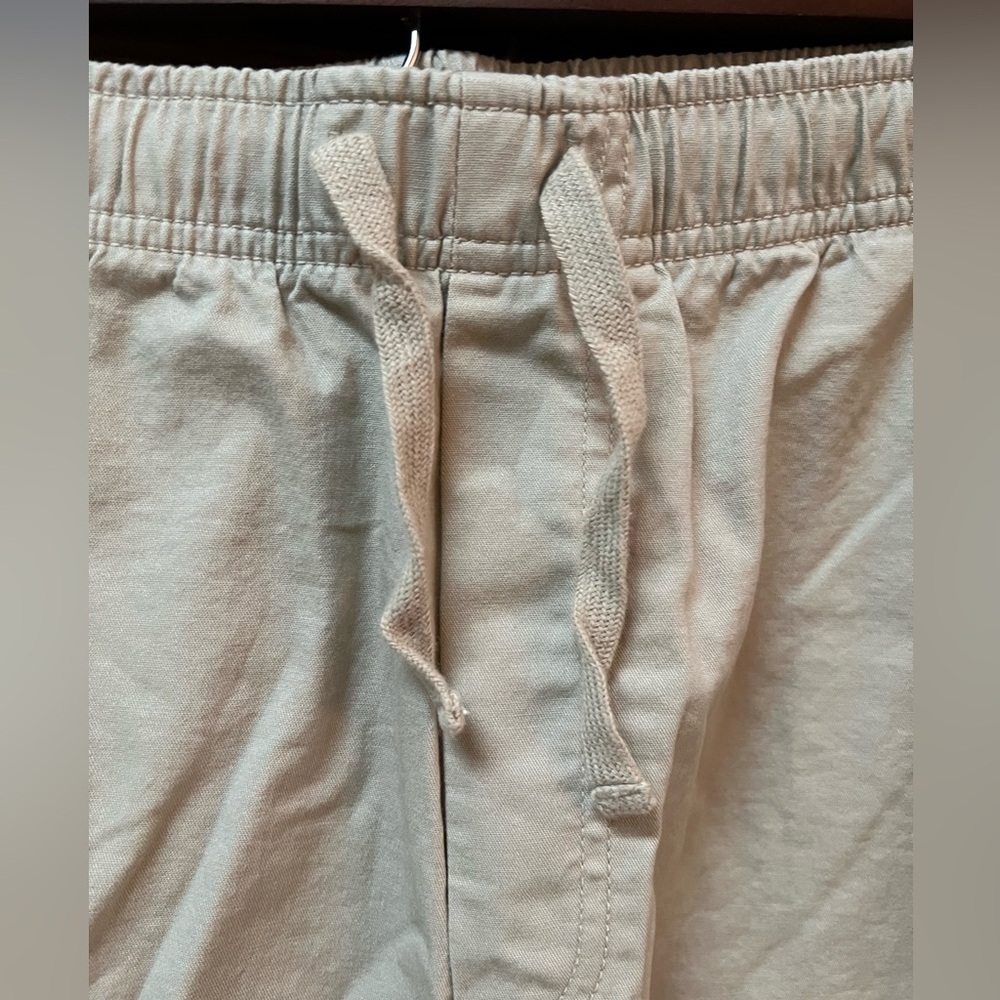 Old Navy Men's Khaki Flat Front Shorts, NWT, Size XL - Picture 2 of 8